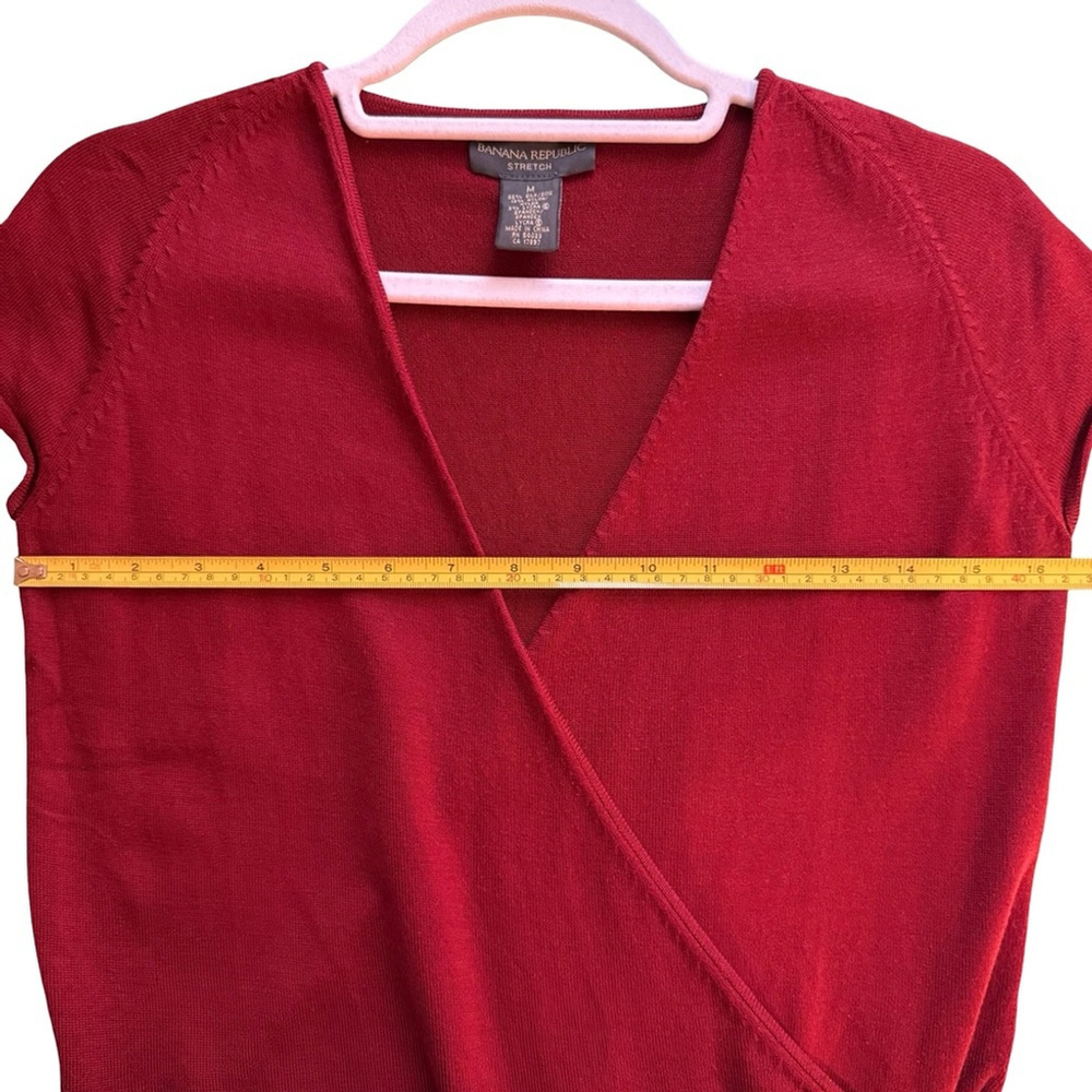 Banana Republic Deep Red Wrap Knit Short Sleeve Blouse Size M Classic Minimalist - Picture 6 of 10